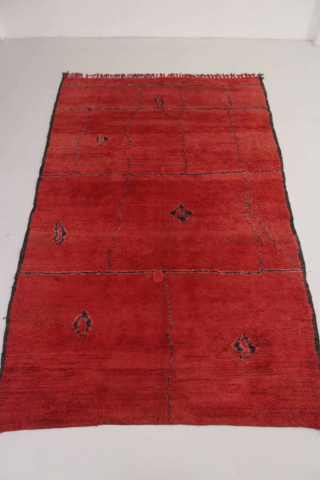 Vintage area moroccan rug - red - Ait Sgougou - 7.2x11.5feet / 220x350cm