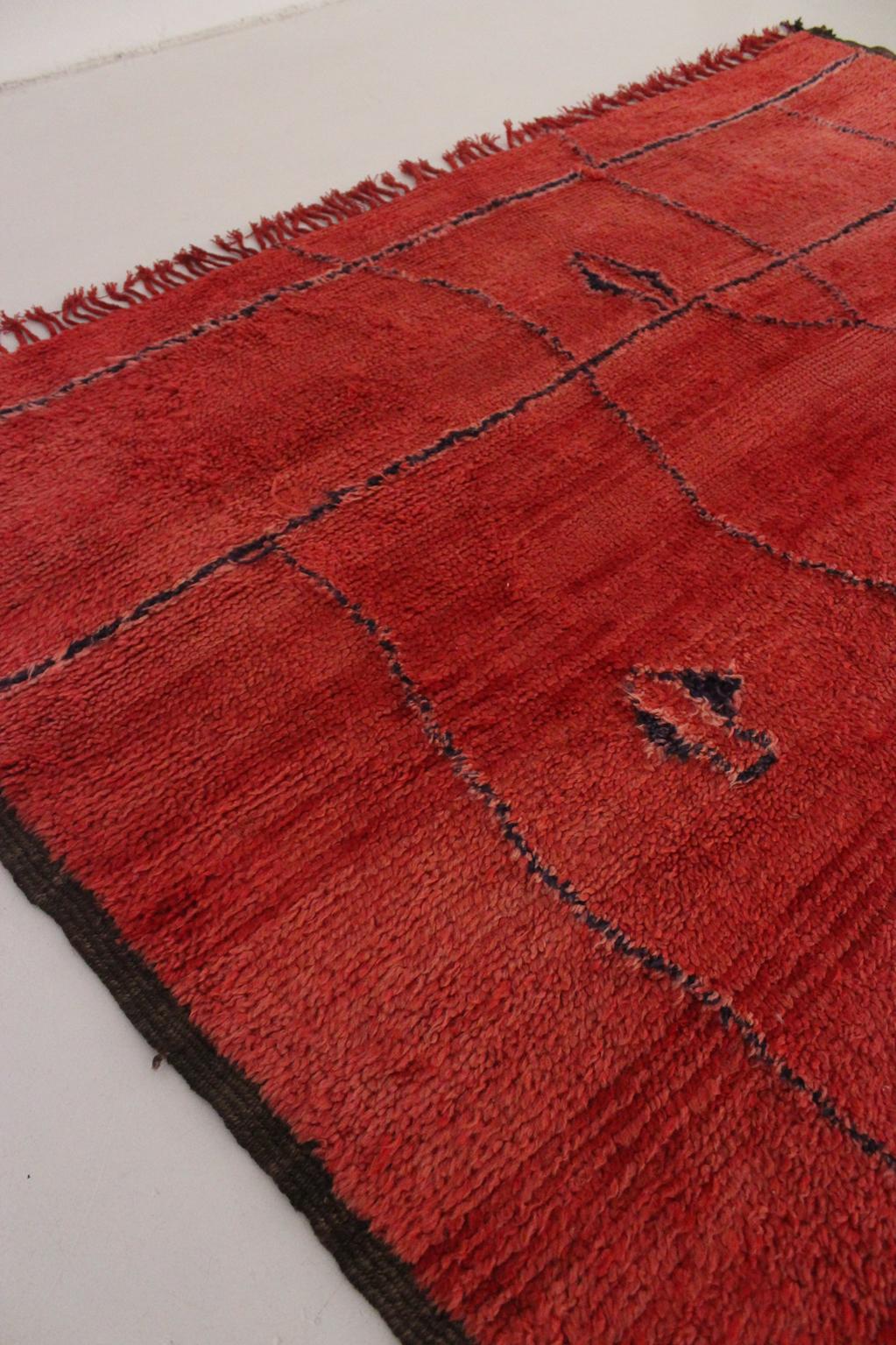 Vintage area moroccan rug - red - Ait Sgougou - 7.2x11.5feet / 220x350cm