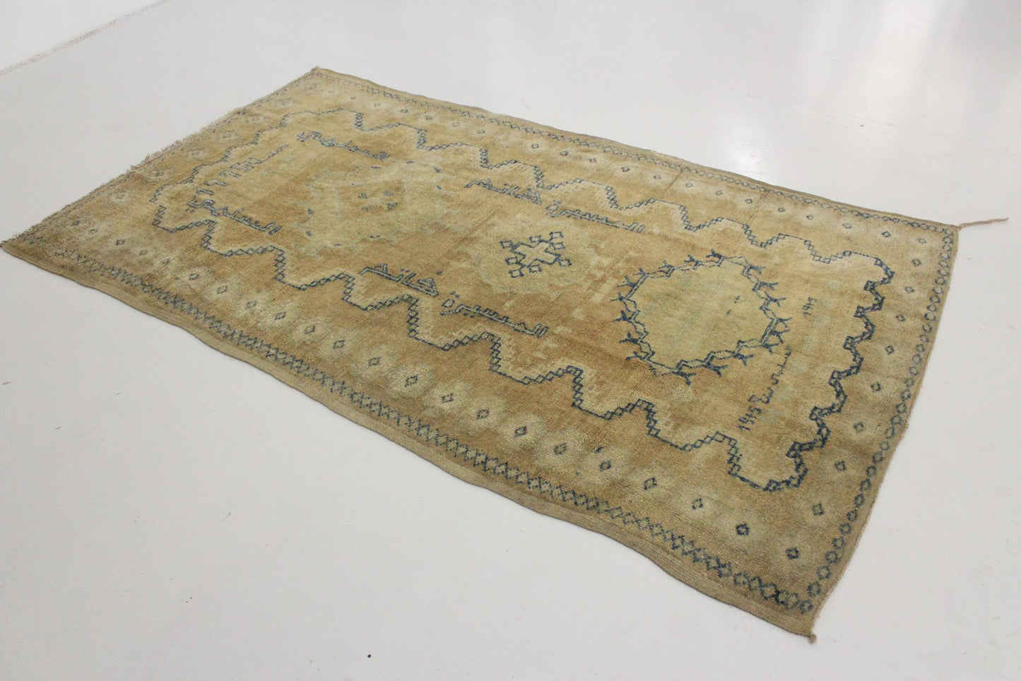 Vintage traditional moroccan rug - dark sand, blue - Taznakht - 4.6x7.8feet / 140x240cm