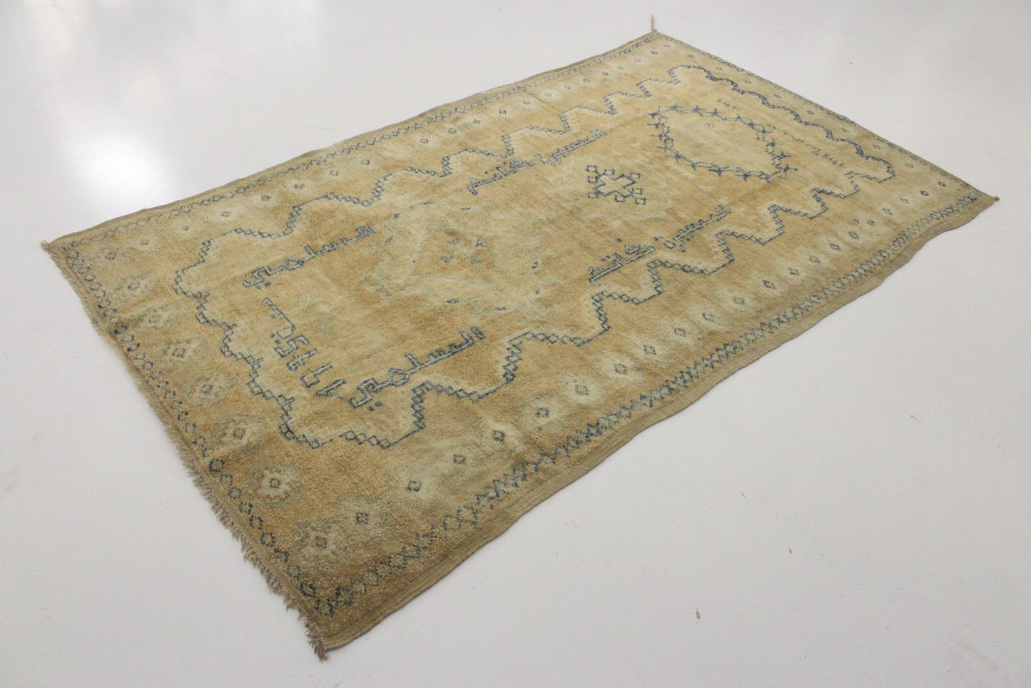 Vintage traditional moroccan rug - dark sand, blue - Taznakht - 4.6x7.8feet / 140x240cm