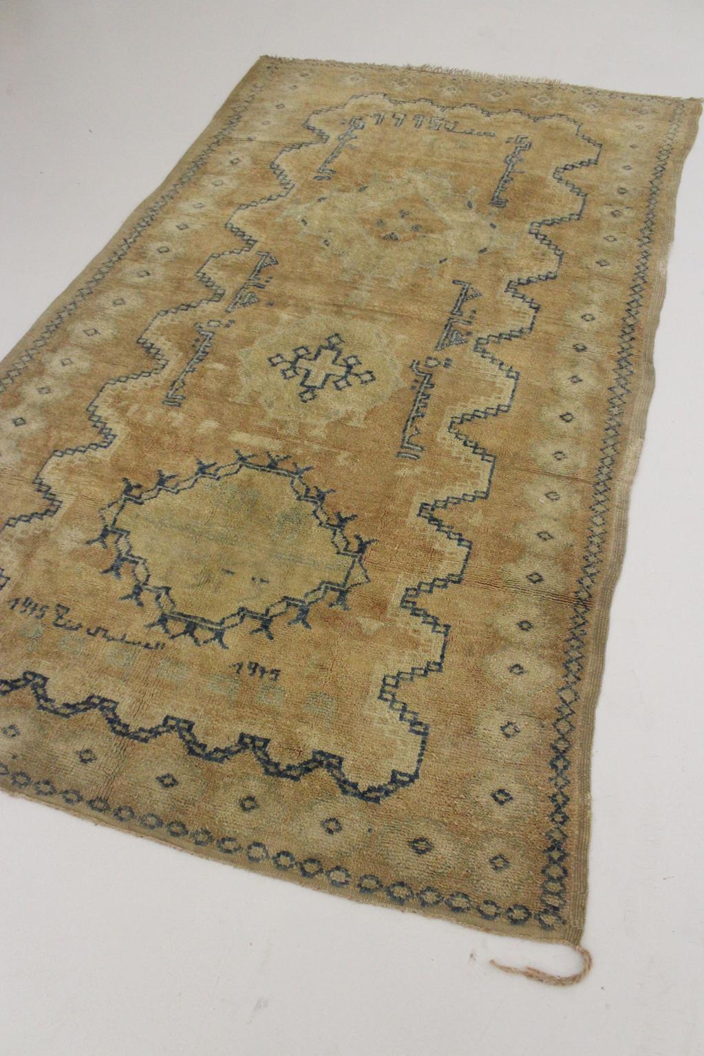 Vintage traditional moroccan rug - dark sand, blue - Taznakht - 4.6x7.8feet / 140x240cm