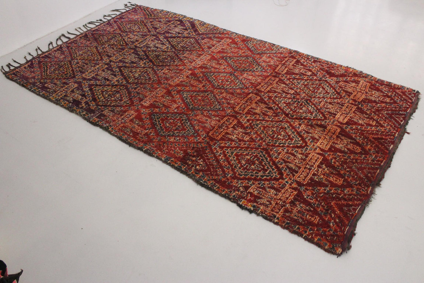 Vintage area moroccan rug - red, purple - Beni Mguild - 7.9x13.7feet / 243x420cm