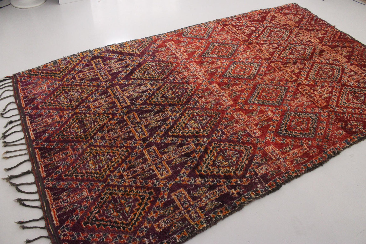 Vintage area moroccan rug - red, purple - Beni Mguild - 7.9x13.7feet / 243x420cm