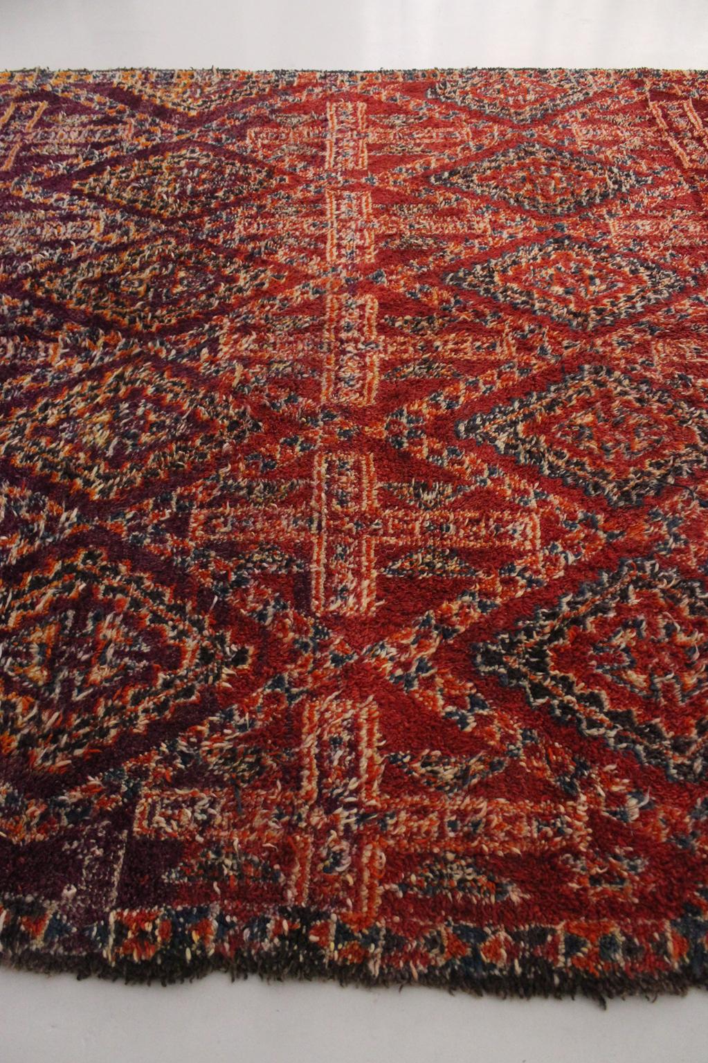 Vintage area moroccan rug - red, purple - Beni Mguild - 7.9x13.7feet / 243x420cm