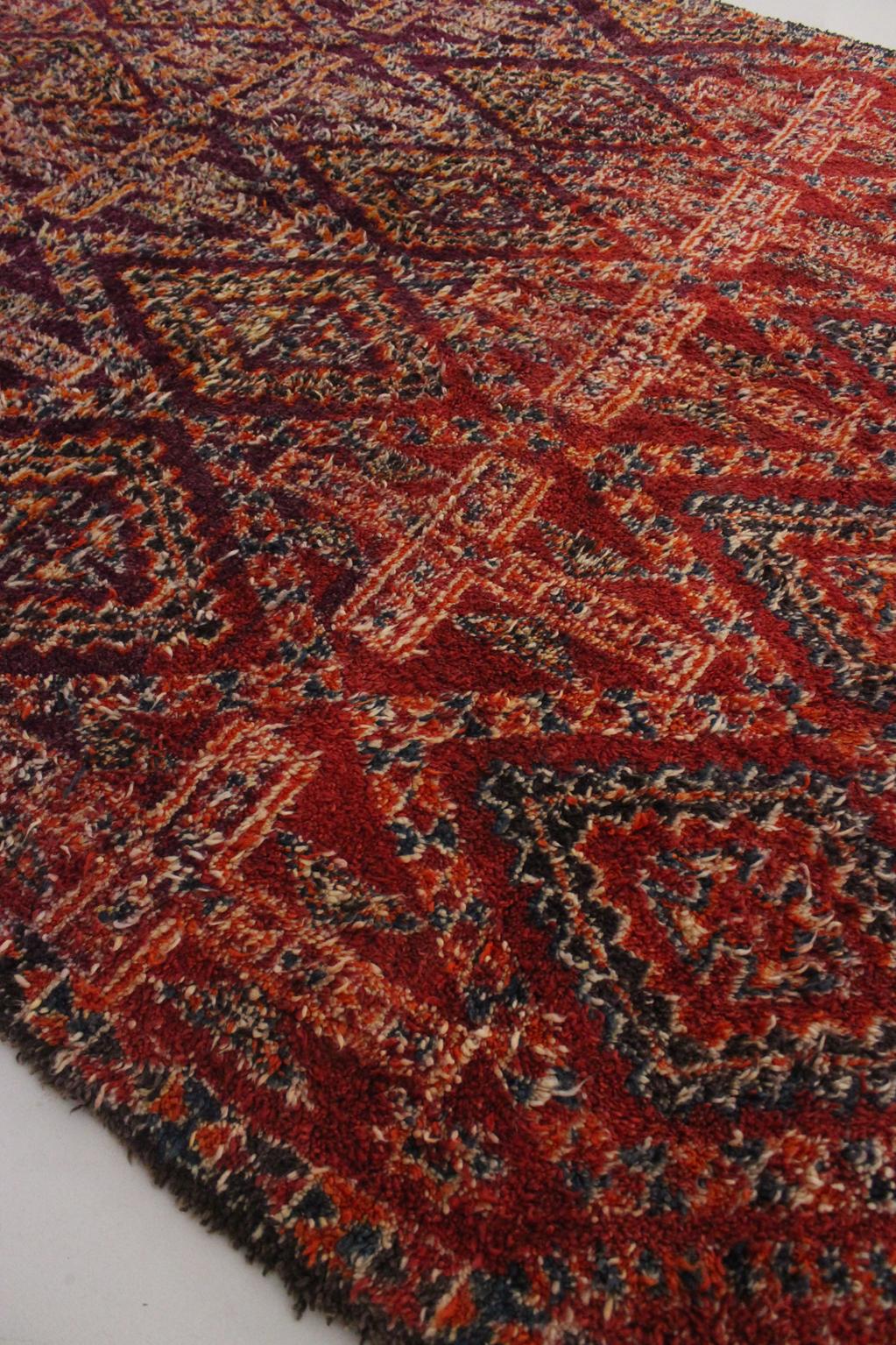 Vintage area moroccan rug - red, purple - Beni Mguild - 7.9x13.7feet / 243x420cm