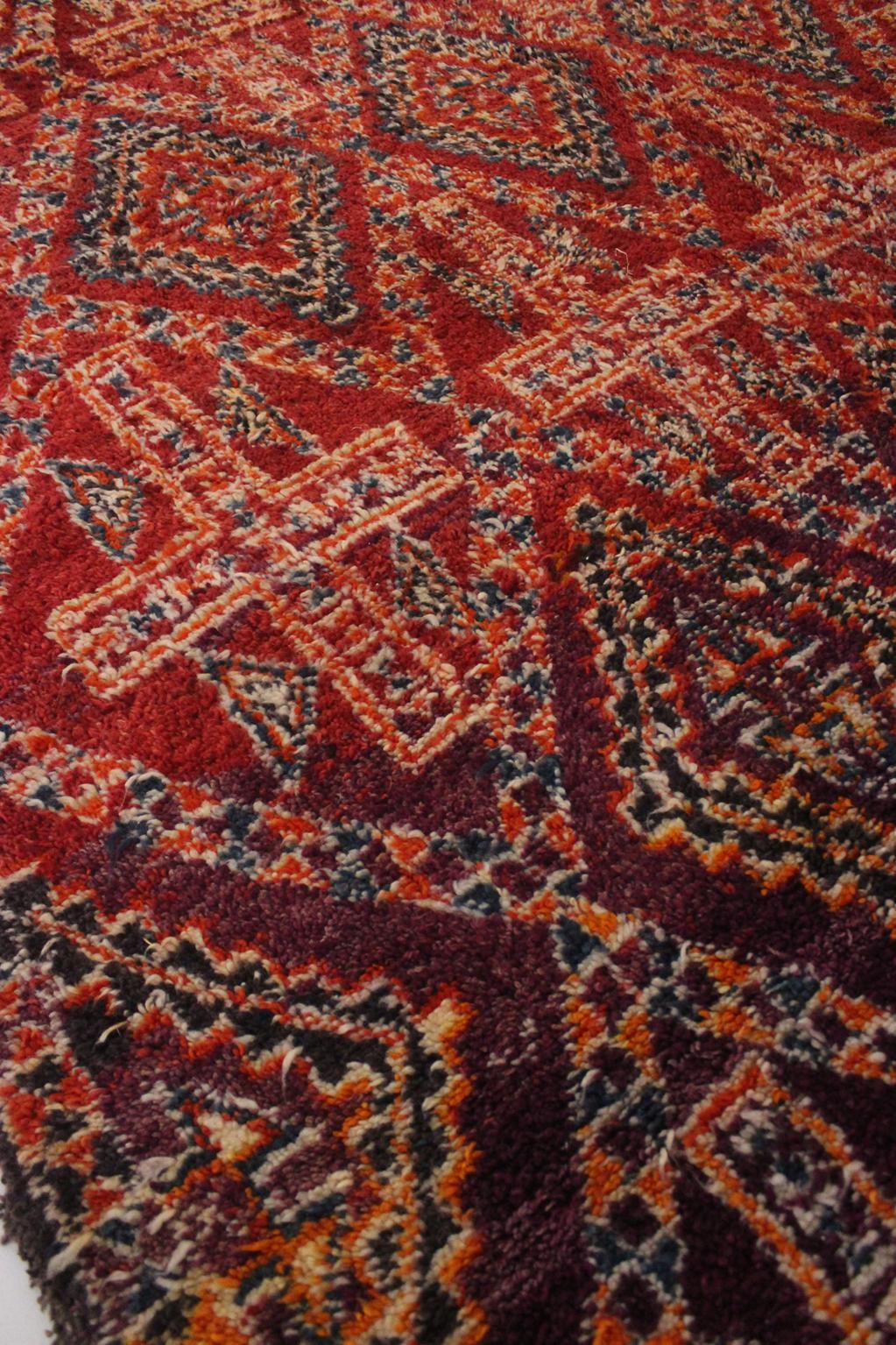 Vintage area moroccan rug - red, purple - Beni Mguild - 7.9x13.7feet / 243x420cm